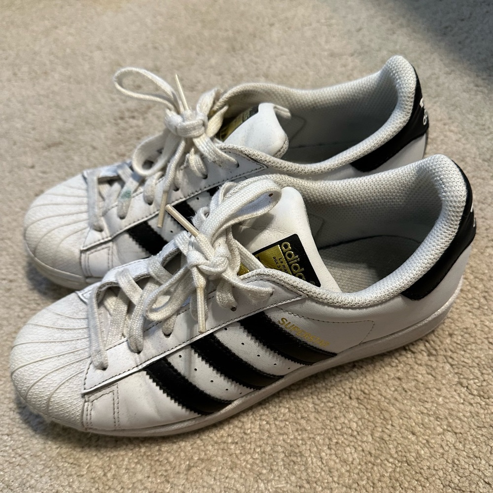 Adidas superstars